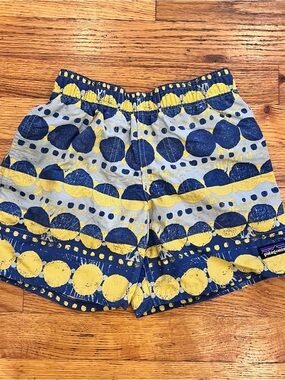 Patagonia Boys' Baggies Shorts 5 in. Woodblock Circles XS